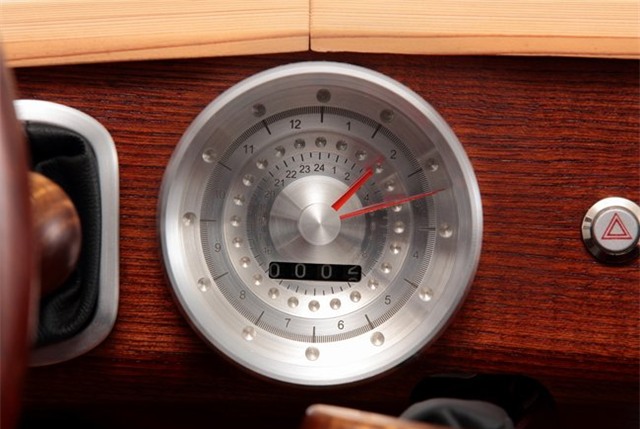 "hut hon" truoc ve dep tinh te cua xe toyota bang go hinh anh 16