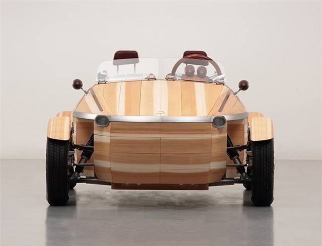 "hut hon" truoc ve dep tinh te cua xe toyota bang go hinh anh 2