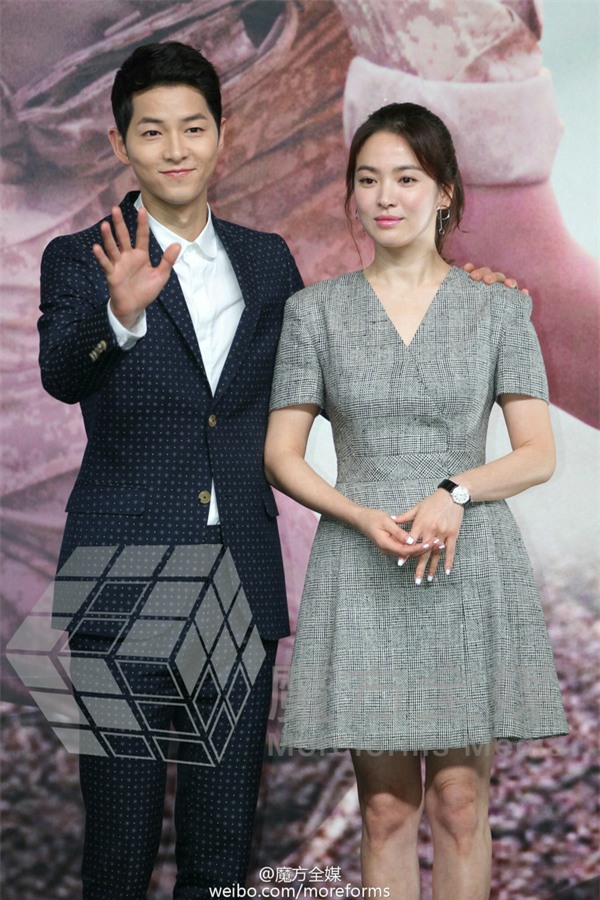 Song Hye Kyo - Song Joong Ki cười tít mắt, tình tứ tại họp báo Hồng Kông - Ảnh 14.