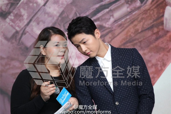 Song Hye Kyo - Song Joong Ki cười tít mắt, tình tứ tại họp báo Hồng Kông - Ảnh 30.