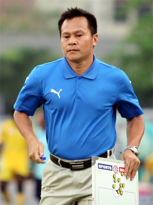 Dịp triệu tập ĐTQG Việt Nam vừa rồi, HLV Lư Đình Tuấn tạm lỡ hẹn với Hữu Thắng vì bận việc ở CLB.