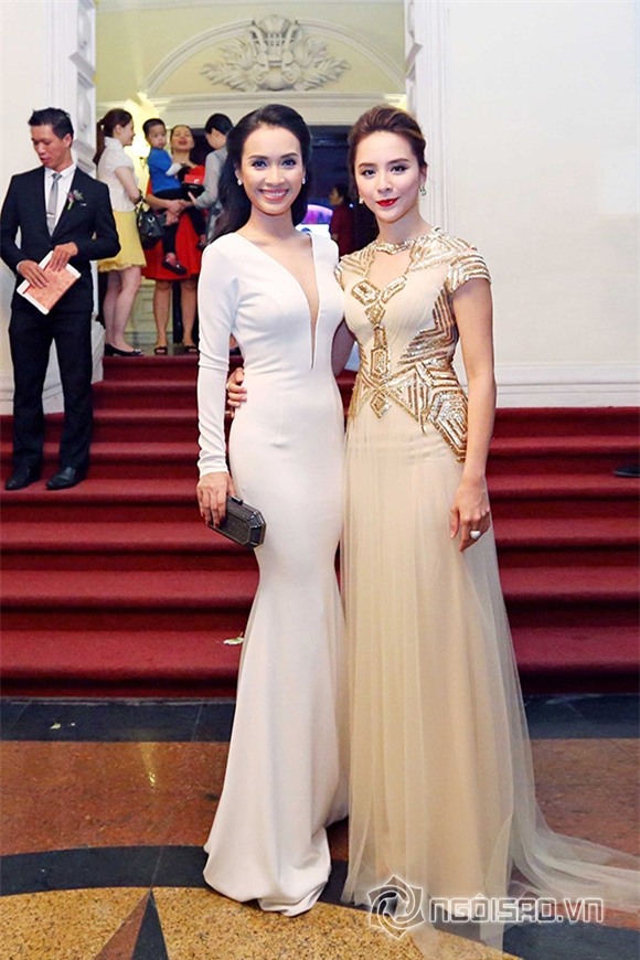 Phạm Hương khoe giọng hát livec cực đỉnh 0