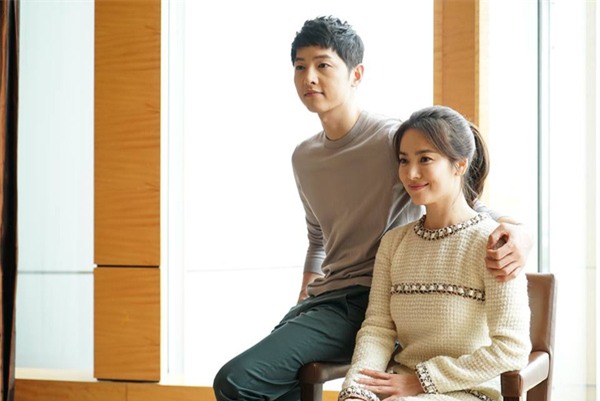 Song Hye Kyo - Song Joong Ki đẹp lung linh như đôi tình nhân ở Hồng Kông - Ảnh 17.