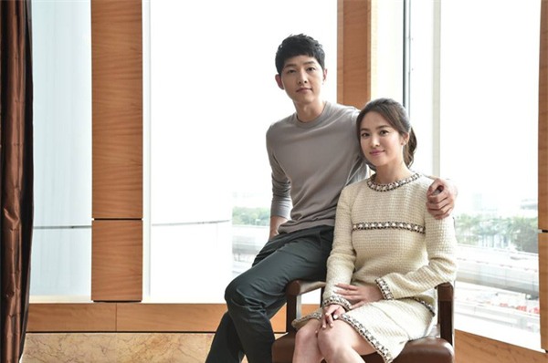 Song Hye Kyo - Song Joong Ki đẹp lung linh như đôi tình nhân ở Hồng Kông - Ảnh 18.