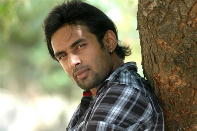 ban trai “co dau 8 tuoi” bi to lua dao chuyen nghiep hinh anh 1