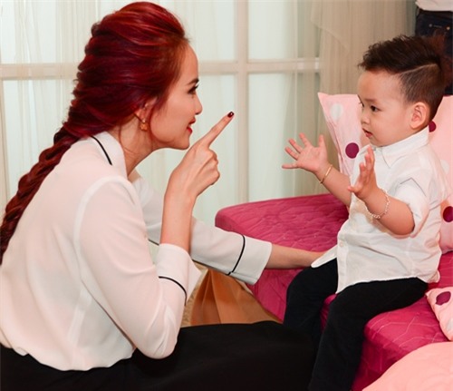 con trai diem huong khien me bi 