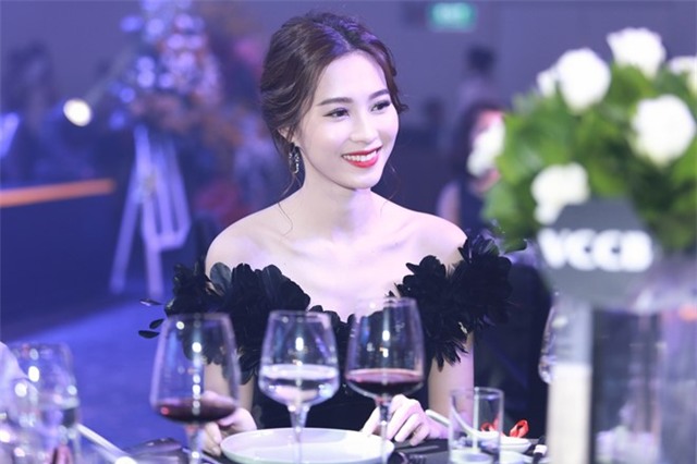 Dang Thu Thao quyen ru voi dam nhung den hinh anh 6