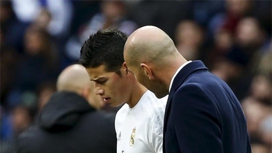 Me James Rodriguez cong khai mia mai Zidane hinh anh