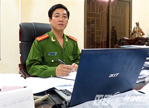 Trung tá Cao Giang Nam - Phó trưởng Công an TP Thái Bình kể lại vụ việc giải cứu nữ sinh Trường Cao đẳng Y Thái Bình ngày 4/4 vừa qua - Ảnh MK