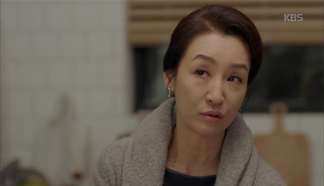 “Hậu Duệ Mặt Trời”: Song Joong Ki say xỉn tại nhà người yêu, gặp ngay mẹ vợ tương lai - Ảnh 6.