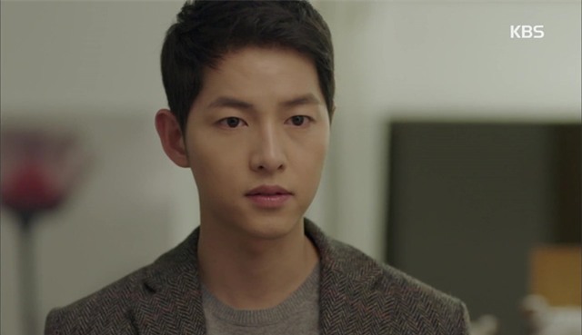 “Hậu Duệ Mặt Trời”: Song Joong Ki say xỉn tại nhà người yêu, gặp ngay mẹ vợ tương lai - Ảnh 7.