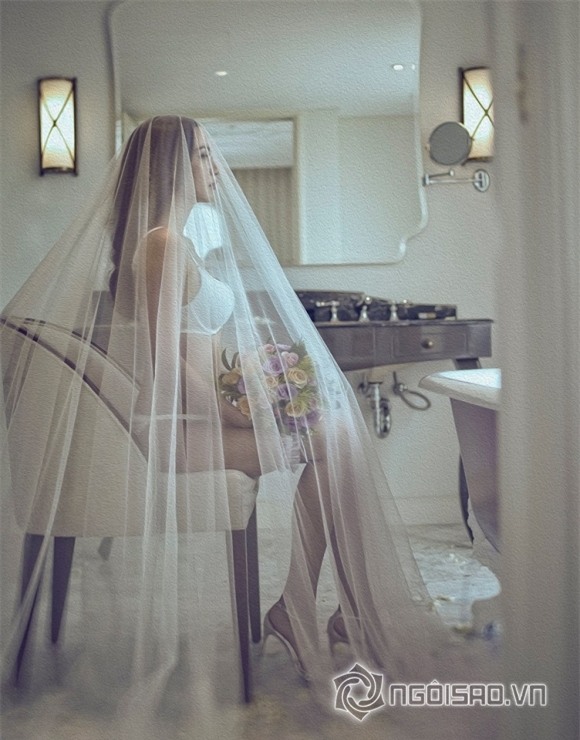 Ngọc Thúy mặc váy cưới 1