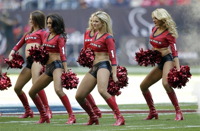 10 đội cheerleader nóng bỏng và quyến rũ nhất hành tinh - Ảnh 8.