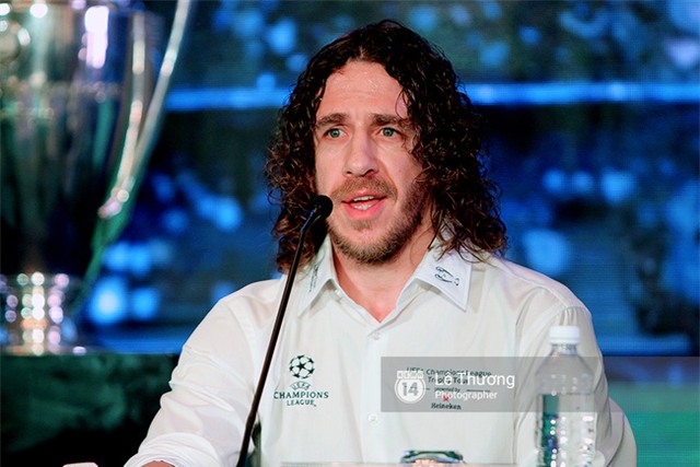 Sau khi sang Việt Nam, Puyol sẽ cắt tóc ngắn - Ảnh 4.