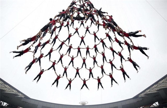 Độc giả không khỏi thán phục trước màn trình diễn tuyệt đỉnh kungfu này.