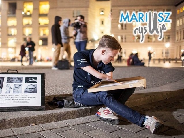 chang hoa si cut tay ba lan voi 700 buc ve tai hoa hinh anh 2