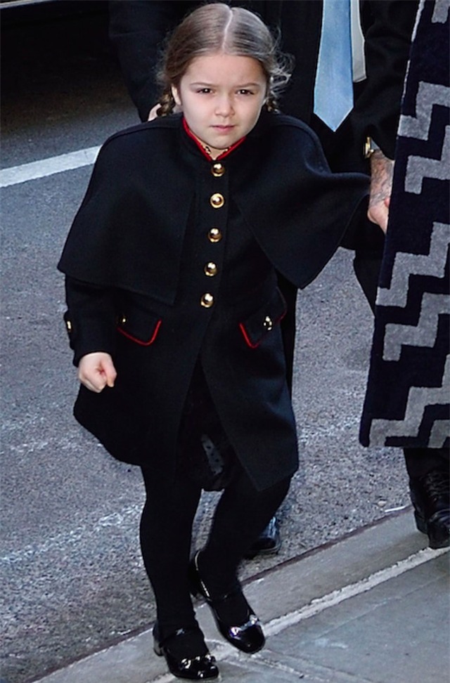 Harper Beckham là thần tượng thời trang các vị phụ huynh muốn con mình noi theo - Ảnh 2.