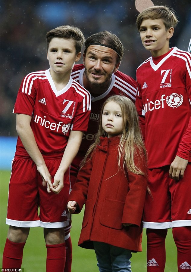 Harper Beckham là thần tượng thời trang các vị phụ huynh muốn con mình noi theo - Ảnh 8.
