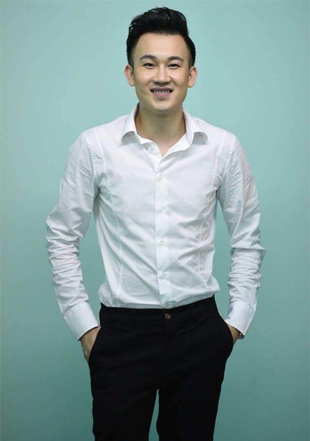 Chong Tay dua Thu Minh di dien mac on ao chuyen nha dat hinh anh 11