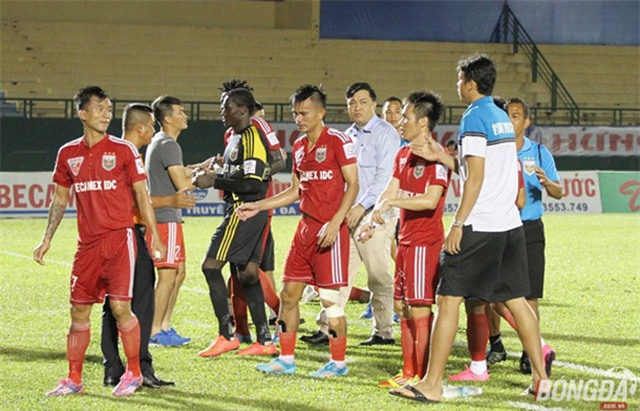 B.Bình Dương, V.League, Công Vinh, Anh Đức