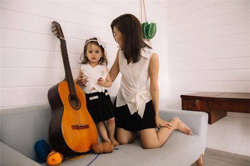 9 kieu may vay doi mua he tuyet dep cho me va con gai - 15