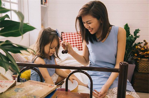 9 kieu may vay doi mua he tuyet dep cho me va con gai - 2