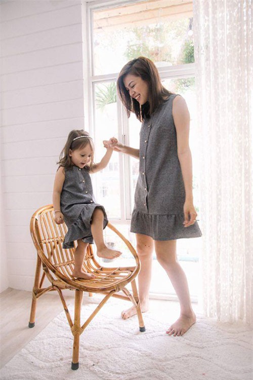 9 kieu may vay doi mua he tuyet dep cho me va con gai - 4