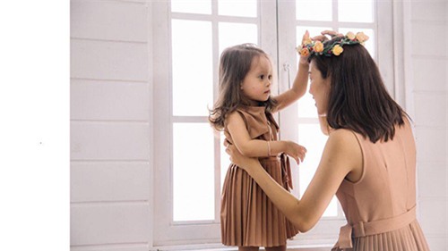 9 kieu may vay doi mua he tuyet dep cho me va con gai - 6