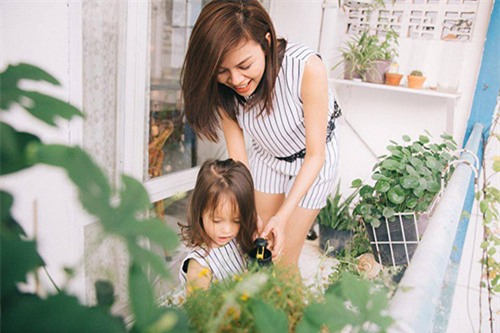 9 kieu may vay doi mua he tuyet dep cho me va con gai - 7