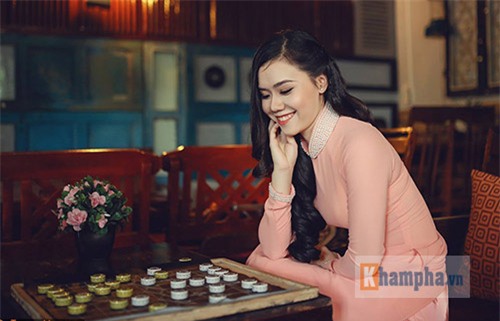 Top 10 người đẹp làng cờ Việt khoe sắc năm 2016 - 2