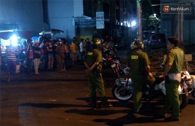 Hỗn chiến tại quán cơm ở Sài Gòn, nam thanh niên 21 tuổi bị đâm gục tại chỗ - Ảnh 1.