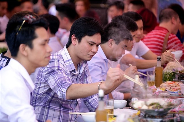 Hiep Ga khoc khi tam su 'day la dam cuoi cuoi cung cua toi' hinh anh 9