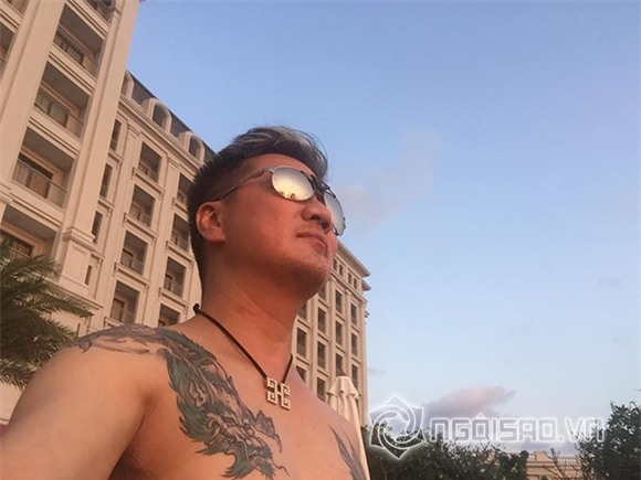 Đàm Vĩnh Hưng cởi trần công khai hình xăm mới trên ngực phải 7