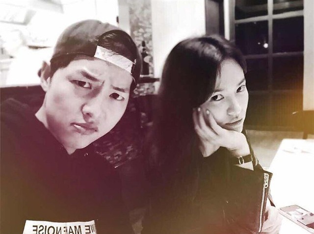 Chỉ còn 2 tập “Hậu Duệ Mặt Trời” nữa, số phận Song Joong Ki sẽ đi về đâu? - Ảnh 21.