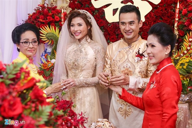 Luong The Thanh - Thuy Diem hon nhau ngot ngao hinh anh 14