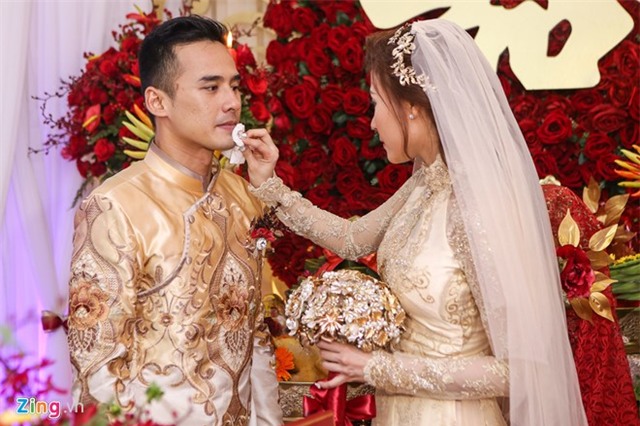 Luong The Thanh - Thuy Diem hon nhau ngot ngao hinh anh 16