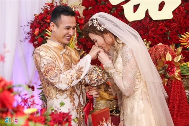 Luong The Thanh - Thuy Diem hon nhau ngot ngao hinh anh 18