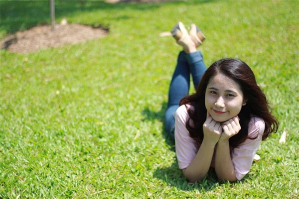 Phía sau những chiếc camera vô hồn ở trường mầm non, vẫn còn nhiều trái tim đong đầy yêu thương trẻ