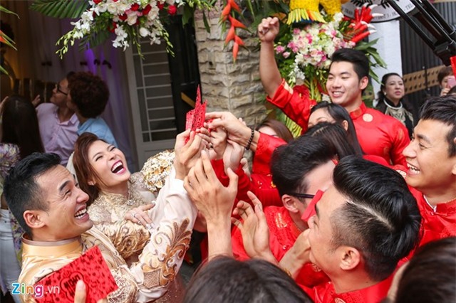 Khoanh khac tinh nghich trong le cuoi Luong The Thanh hinh anh 10