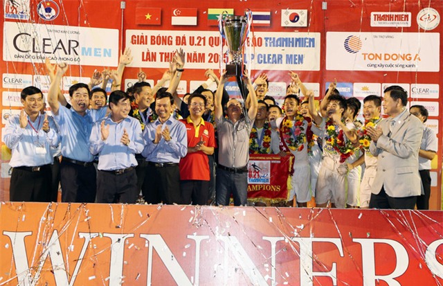 Bầu Đức luôn rất tâm huyết với bóng đá.