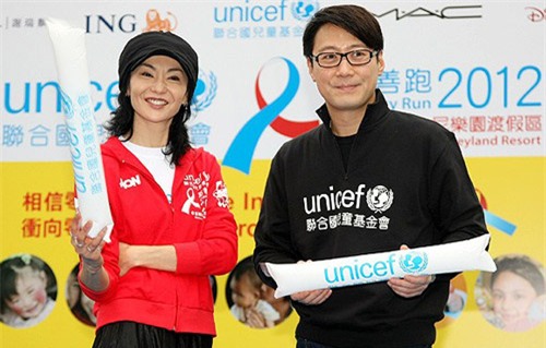 10 mối tình đơn phương chứng tỏ sao Hoa Ngữ cũng “yêu thầm như ai - Ảnh 1.