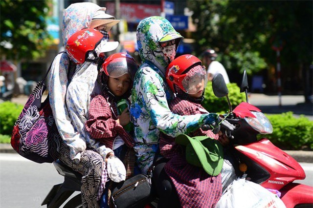 muon kieu chong choi voi "chao lua" ngay he khi ra pho hinh anh 3