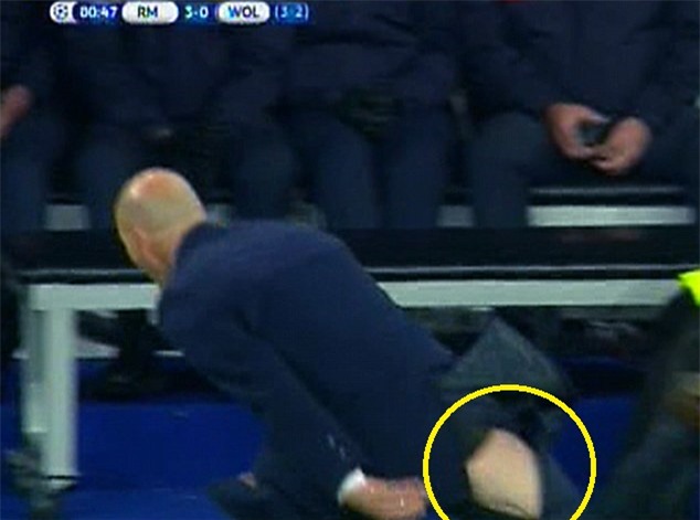 Zidane nhảy nhót tới rách quần sau pha bỏ lỡ của trò cưng Benzema - Ảnh 5.