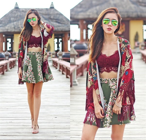 Muôn màu những kiểu bra top “đốt mắt” khán giả của mĩ nhân Việt