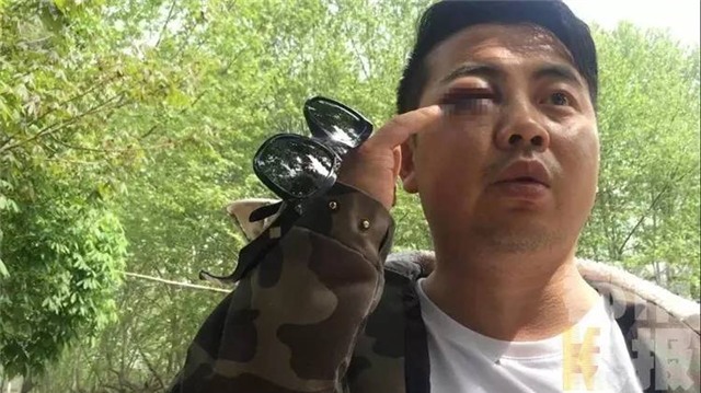 quan tham, quan tham Trung Quốc, quan chức Trung Quốc, chốn quan trường, ẩu đả lẫn nhau, võ đài, đấu võ, tham nhũng