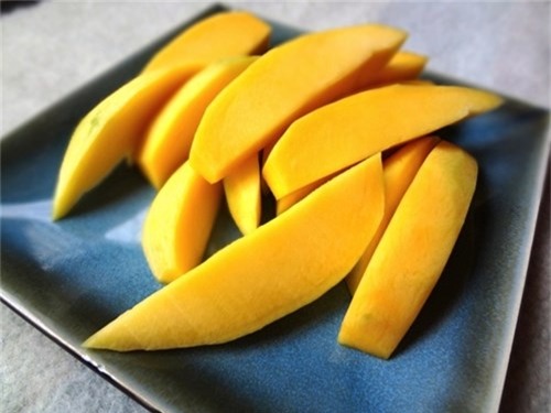 Đồ chua: cơ thể bị thiếu ma-giê. Cần bổ sung trái cây, rau xanh và các loạt đậu đỗ.