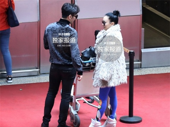 Sao nữ gốc Việt hôn và sàm sỡ vòng 3 phi công trẻ 3