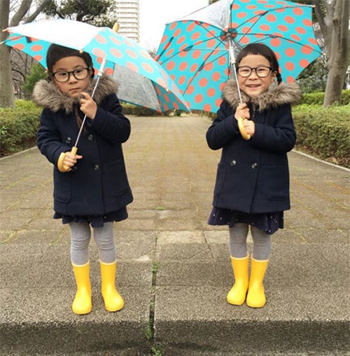 cap sinh doi co mai toc “xau la” tro thanh sao nhi o nhat - 12