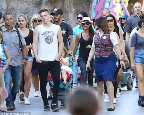 Bi quyet day con trai tuoi teen cua cap doi quyen luc Beck-Vic