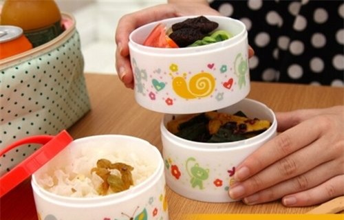 Thói quen sai lầm dùng đồ nhựa đang giết dần cả nhà bạn-1